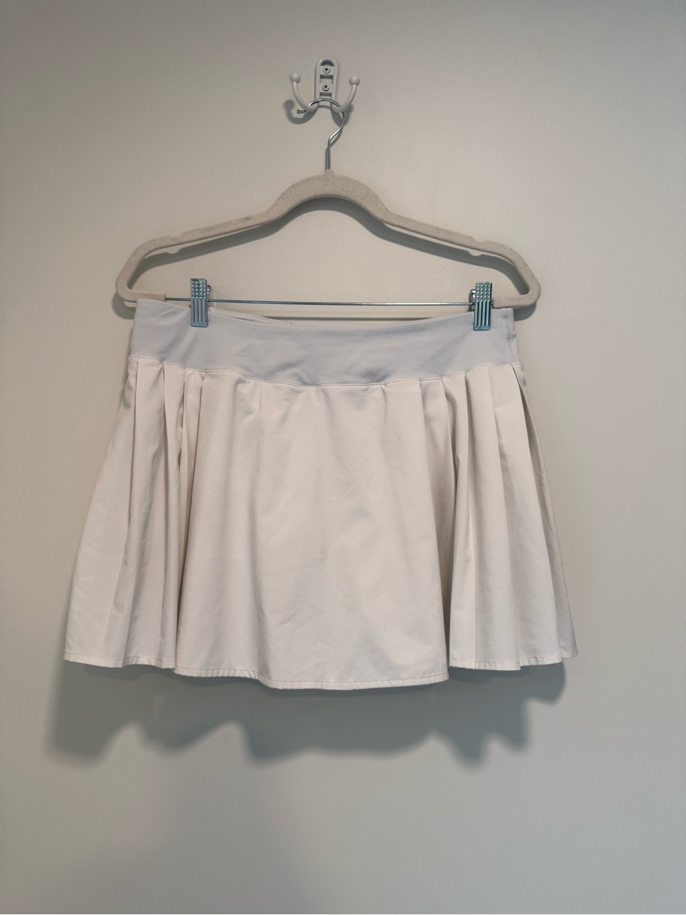 Lululemon Pace Rival White Pleated Skirt, size 10